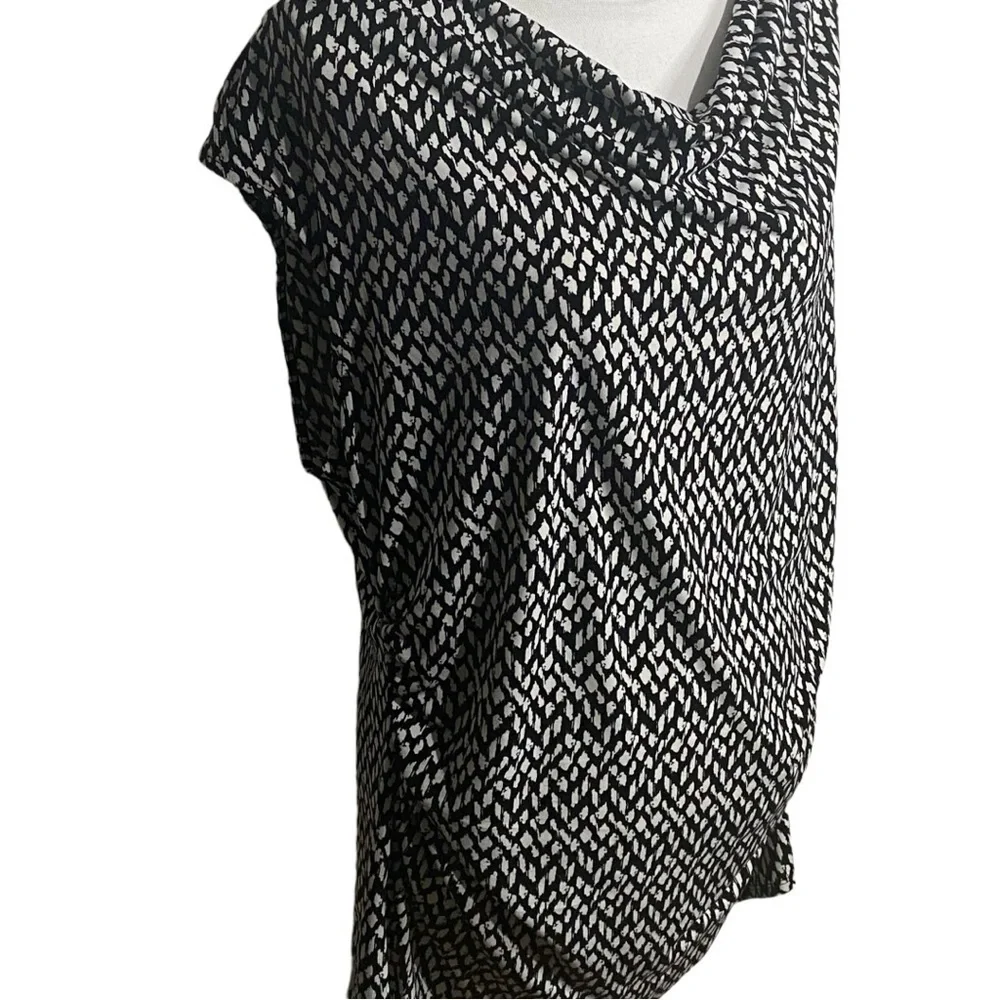 Chaus Cream & Black Print Short Sleeve Rouched Seam Career Top - Picture 2 of 6